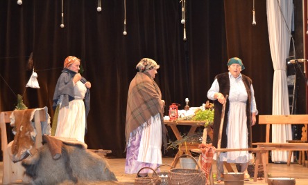 Teatr Obrzędowy LUBOMINIANKI z Boniewa, BABKA-SZEPTUCHA (2)