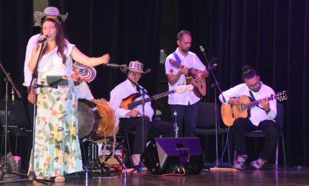 "Compañía Artística y Cultural Sintana” z Bogoty na tarnogrodzkiej scenie