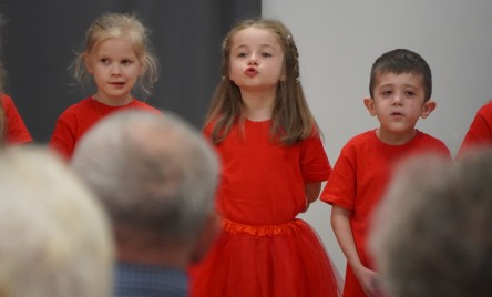 Przedszkolaki dla tarnogrodzkich seniorów