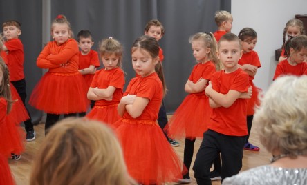 Przedszkolaki dla tarnogrodzkich seniorów