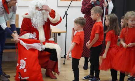 Przedszkolaki dla tarnogrodzkich seniorów