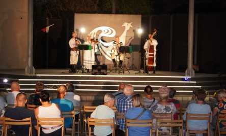 POTAŃCÓWKA NA POŻEGNANIE LATA  z Kapelą Ludową KRĄŻAŁKA 