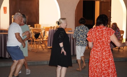 POTAŃCÓWKA NA POŻEGNANIE LATA  z Kapelą Ludową KRĄŻAŁKA 