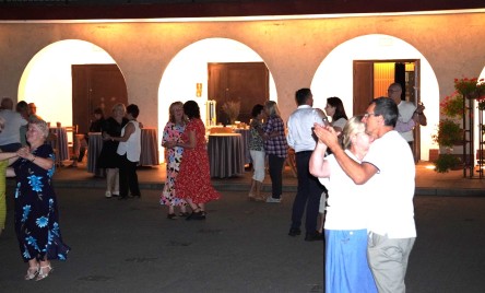 POTAŃCÓWKA NA POŻEGNANIE LATA  z Kapelą Ludową KRĄŻAŁKA 