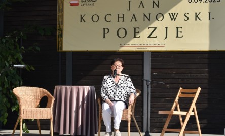 „Gościu, siądź pod mym liściem, a odpoczni sobie! Nie dojǳie cię tu słońce, przyrzekam ja tobie…”