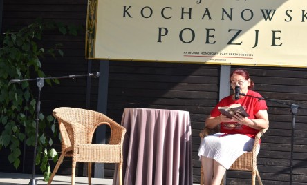 „Gościu, siądź pod mym liściem, a odpoczni sobie! Nie dojǳie cię tu słońce, przyrzekam ja tobie…”