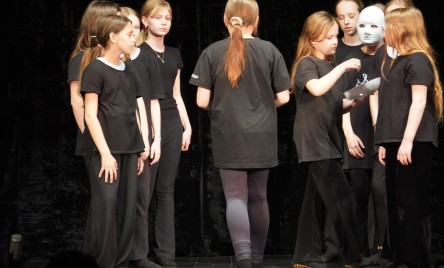 25. POWIATOWY PRZEGLĄD TEATRÓW DZIECIĘCYCH I MŁODZIEŻOWYCH-PELIMINAJCJE POWIATOWE