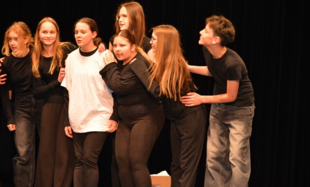 25. POWIATOWY PRZEGLĄD TEATRÓW DZIECIĘCYCH I MŁODZIEŻOWYCH-PELIMINAJCJE POWIATOWE