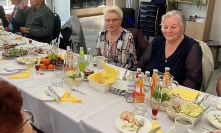 TARNOGRODZCY SENIORZY Z WIZYTĄ W STARYM DZIKOWIE