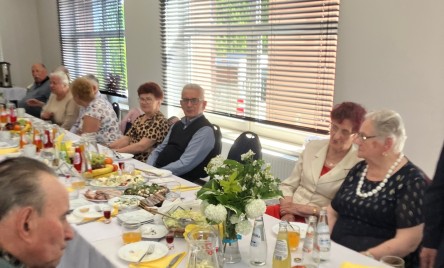 TARNOGRODZCY SENIORZY Z WIZYTĄ W STARYM DZIKOWIE