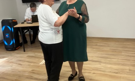 TARNOGRODZCY SENIORZY Z WIZYTĄ W STARYM DZIKOWIE