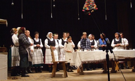 Zespół Folklorystyczny KOWALANKI  z Kowalina - pow. kraśnicki, woj. lubelskie - WIGILIA (2)